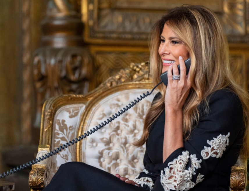 ВАШИНГТОН, 29. ЈАНУАРА /СРНА/ - У Вашингтону ће вечерас бити премијерно приказан документарни филм "Меланија" о периоду од 20 дана прије повратка Доналда Трампа у Бијелу кућу из визуре његове супруге Меланије Трамп.