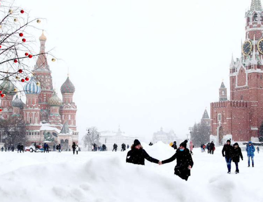 МОСКВА, 29. ЈАНУАРА /СРНА/ - У Москви је током јануара пало највише снијега у посљедњих више од 200 година, саопштили су метеоролози Московског државног универзитета.