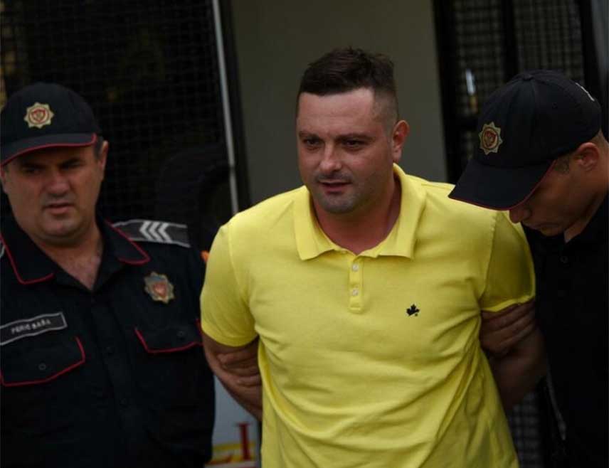 ПОДГОРИЦА, 29. ЈАНУАРА /СРНА/ - Управа полиције Црне Горе расписала је међународну потјерницу за Милошем Меденицом, који је првостепено осуђен на 10 година и два мјесеца затвора.