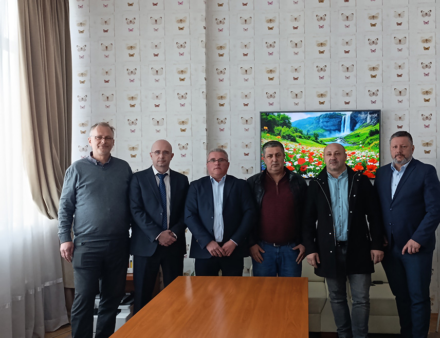 БАЊАЛУКА, 30. ЈАНУАРА /СРНА/ - Унија послодаваца Републике Српске и Конзорцијум "Логистика БиХ" потписали су Меморандум о разумјевању у циљу постизања оптималних рјешења за проблеме боравка професионалних возача у ЕУ и проблематике пословања транспортних компанија.