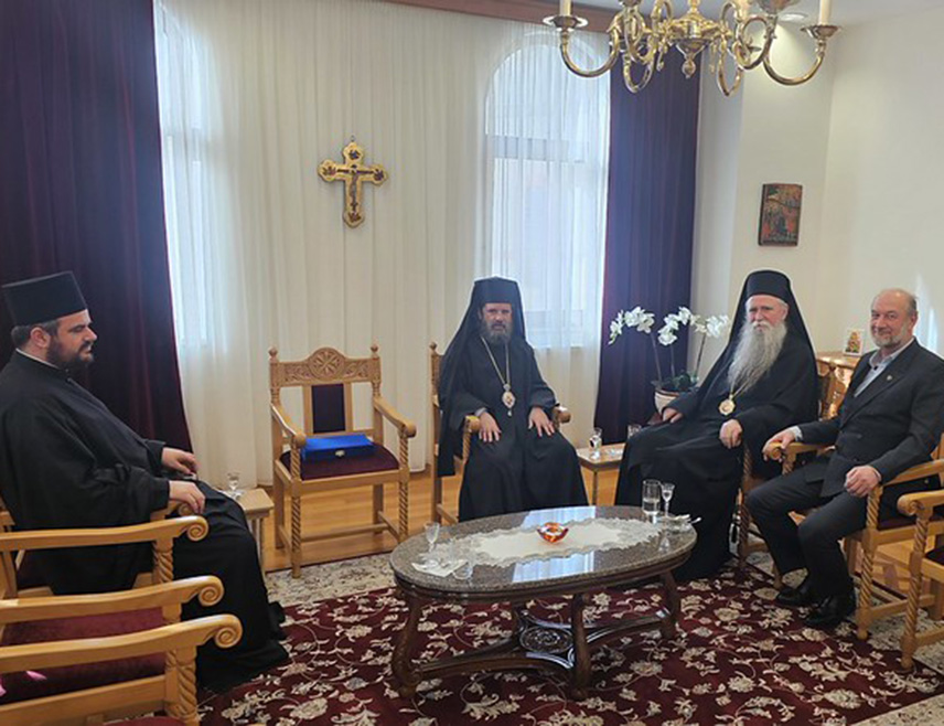 ПОДГОРИЦА, 30. ЈАНУАРА /СРНА/ - Његово високопреосвештенство митрополит црногорско-приморски Јоаникије и архиепископ Албанске православне цркве Јован данас су током сусрета у Тирани истакли искрене братске и пријатељске односе између Албанске архиепископије и Српске православне цркве /СПЦ/.