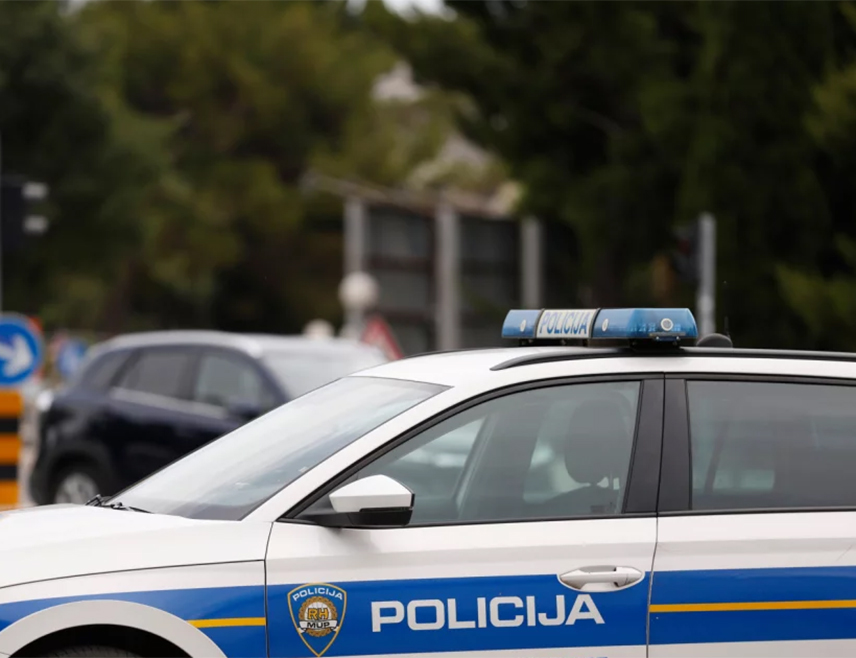 НОВО МЕСТО, 2. ФЕБРУАРА /СРНА/ - Мушкарац осумњичен да је у Словенији убио мушкарца из БиХ ухапшен је у Хрватској, саопштила је Полицијска управа Ново Место.