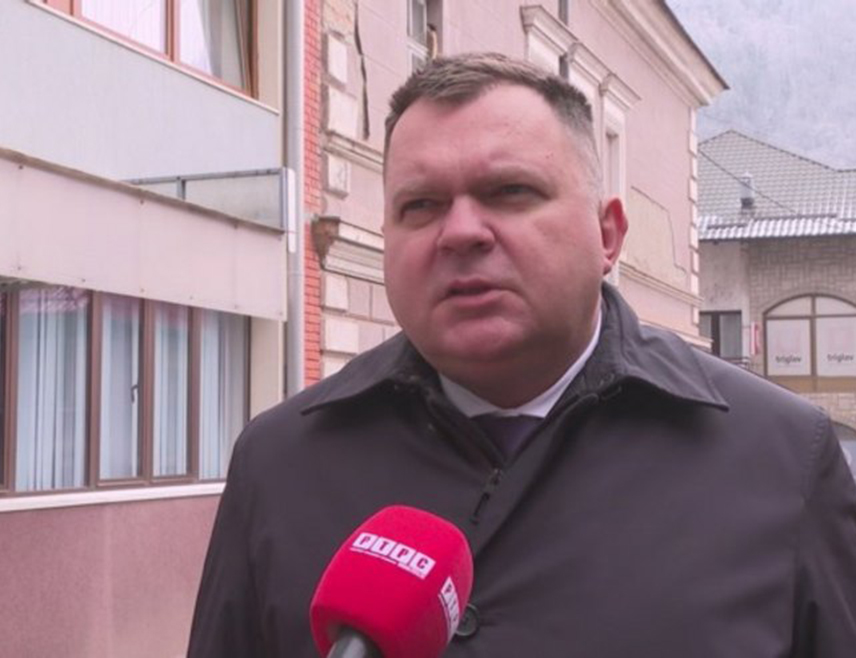 БАЊАЛУКА, 2. ФЕБРУАРА /СРНА/ - Циљ наредне посјете предсједника СНСД-а Милорада Додика Сједињеним Држава је да упозна пријатеље и партнере каква је ситуација у БиХ, оцијенио је професор међународних односа Жељко Будимир.