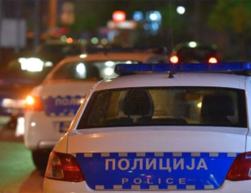 БАЊАЛУКА, 2. ФЕБРУАРА /СРНА/ - Пијани возач вечерас је аутомобилом ударио два пјешака у Бањалуци, након чега је ухапшен.