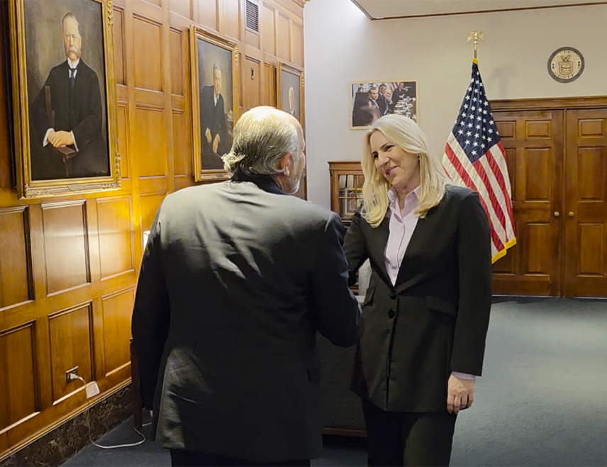 САРАЈЕВО, 3. ФЕБРУАРА /СРНА/ - Политички аналитичари из Федерације БиХ /ФБиХ/препознали су дипломатски успјех српског члана Предсједништва БиХ Жељке Цвијановић у Вашингтону, док истовремено политичке структуре у Сарајеву критикују за неактивност и одсуство међународног утицаја, те тотални колапс наратива о изолованости СНСД-а и предсједника ове странке Милорада Додика.