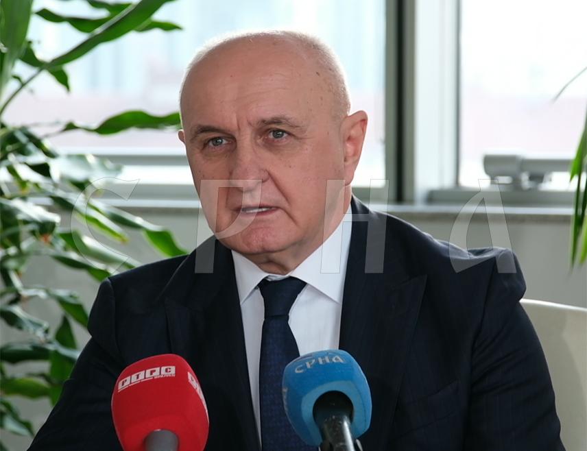 БАЊАЛУКА, 3. ФЕБРУАРА /СРНА/ - Александар Лозо био је овлаштен од компаније "Комсар енерџи" да може потписати уговор о преносу концесионих права на Рудник и термоелектрану /РиТЕ/ "Угљевик", изјавио је министар енергетике и рударства Петар Ђокић и тако демантовао писање појединих медија, међу којима је и БН телевизија.