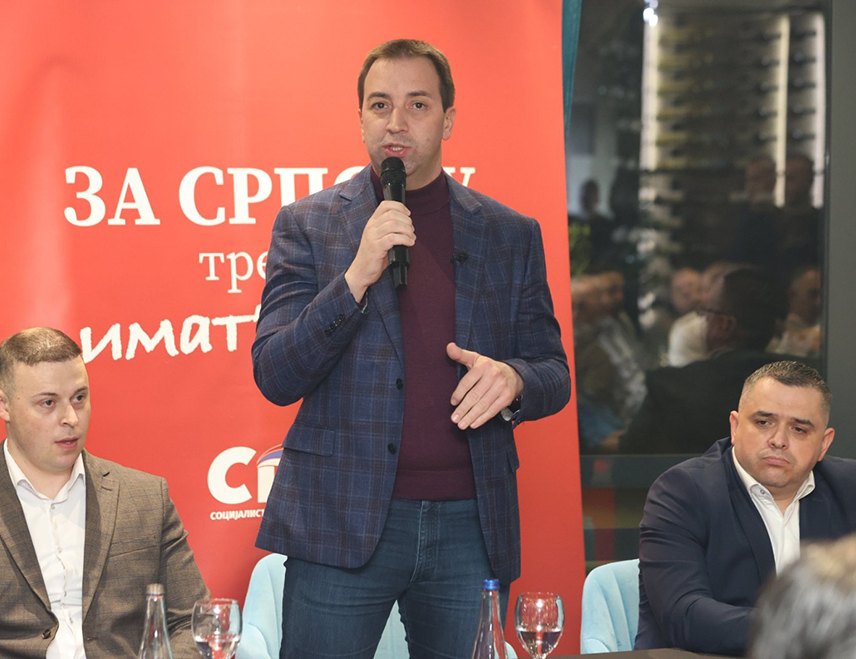 ЛАКТАШИ, 3. ФЕБРУАРА /СРНА/ - Социјалистичка партија Српске /СПС/ у Лакташима има људе спремне да носе политичку одговорност и раде у интересу грађана, изјавио је предсједник СПС-а Горан Селак уз оцјену да су такве организације темељ снаге ове странке.