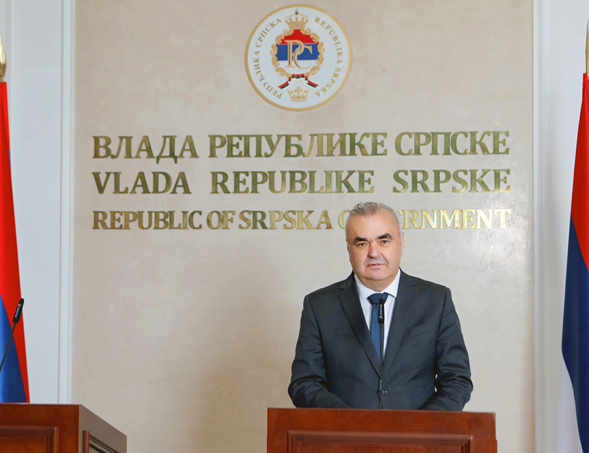 БАЊАЛУКА, 4. ФЕБРУАРА /СРНА/ - Пут Трново-Миљевина-Фоча од данас је затворен за саобраћај због лошег стања и угрожене безбједности путника, а за сва возила обезбијеђен је алтернативни правац, изјавио је Срни министар саобраћаја и веза Републике Српске Зоран Стевановић.