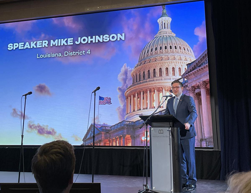 ВАШИНГТОН, 4. ФЕБРУАРА /СРНА/ - Шеф Клуба посланика СНСД-а у Представничком дому Парламентарне скупштине БиХ Сања Вулић исказала је задовољство посјетом Капитол хилу гдје је присуствовала говору предсједавајућег Представничког дома Конгреса САД-а Мајка Џонсона од којег су се могле чути поруке о одговорности и заједништву.