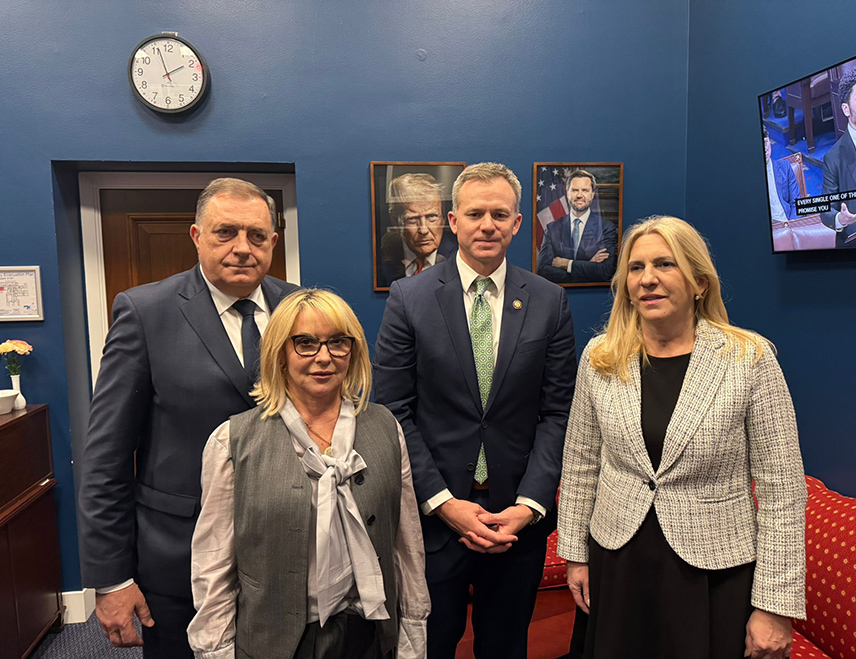 WASHINGTON, FEBRUARY 4 /SRNA/ - SNSD President Milorad Dodik said that at a meeting with Congressman Blake Moore in Washington, he emphasized that Republika Srpska does not seek more than what belongs to it, but will not accept less, and that it remains a factor of peace and stability.