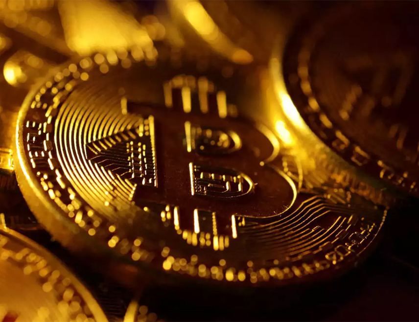 МОСКВА, 5. ФЕБРУАРА /СРНА - РИА Новости/ – Вриједност биткоина пала је за осам одсто и њена тренутна вриједност је испод 70.000 долара, први пут од 6. новембра 2024. године, показују подаци на берзи "Бајненс".