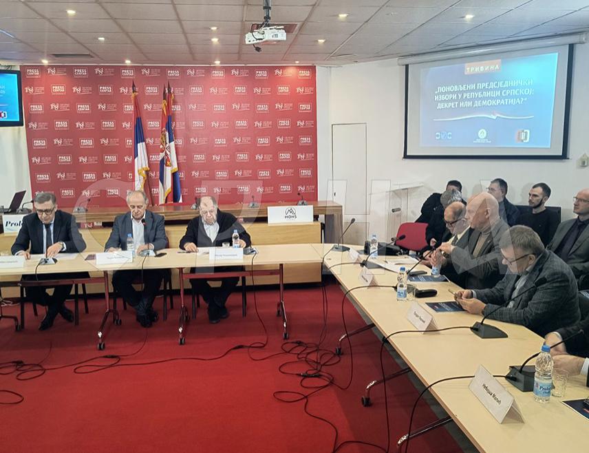 БЕОГРАД, 5. ФЕБРУАРА /СРНА/ - Понављањем пријевремених предсједничких избора у Републици Српској покушава се изазвати институционална криза, али се томе треба одговорити слогом како би се наставила њена државотворна политика, истакнуто је данас на трибини о предстојећим изборима, одржаној у Београду.