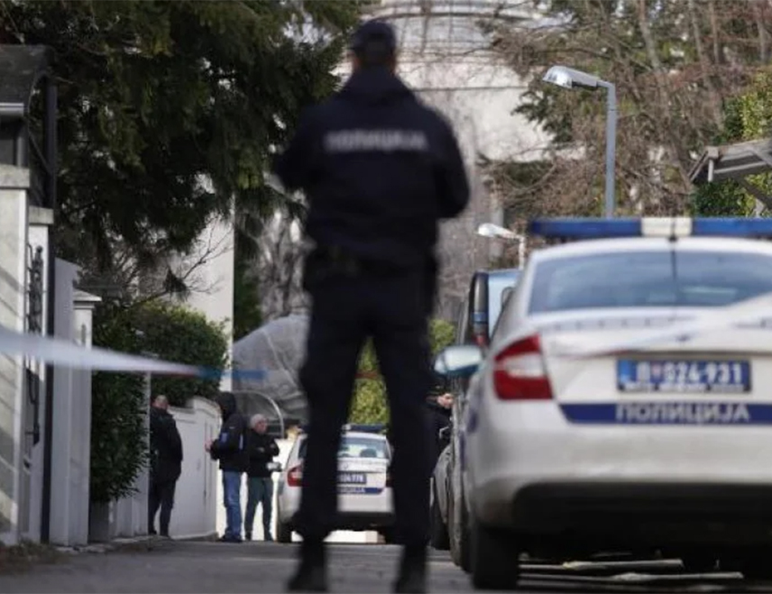 БЕОГРАД, 5. ФЕБРУАРА /СРНА/ - Полиција је вечерас ухапсила још једног осумњиченог за напад на породичну кућу пјевача Здравка Чолића на Дедињу.