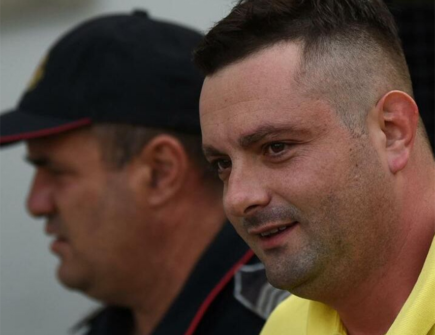 ПОДГОРИЦА, 5. ФЕБРУАРА /СРНА/ - Директор Управе полиције Црне Горе Лазар Шћепановић изјавио је вечерас да полиција зна ко је помогао Милошу Меденици да побјегне прије него што је осуђен за стварање криминалне организације, шверц цигарета, противзаконити утицај путем помагања и спречавање доказивања.