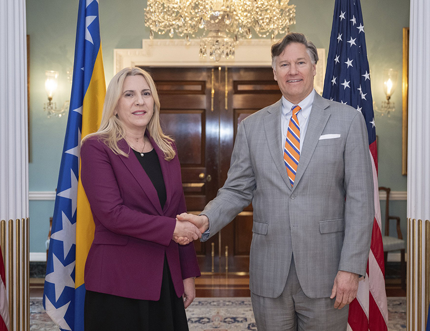 ЦВИЈАНОВИЋ WИТХ ЛАНДАУ ОН ПОЛИТИЦАЛ, ЕЦОНОМИЦ, АНД СЕЦУРИТY ДЕВЕЛОПМЕНТС