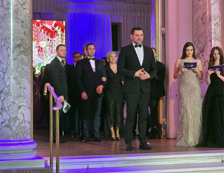 БЕЧ, 6. ФЕБРУАРА /СРНА/ - Министар за европске интеграције и међународну сарадњу Републике Српске Златан Клокић истакао је значај Светосавског бала, одржаног у Бечу, јер шаље поруку јединства и окупљања око вриједности око којих српски народ треба да се окупља и ван граница Српске.