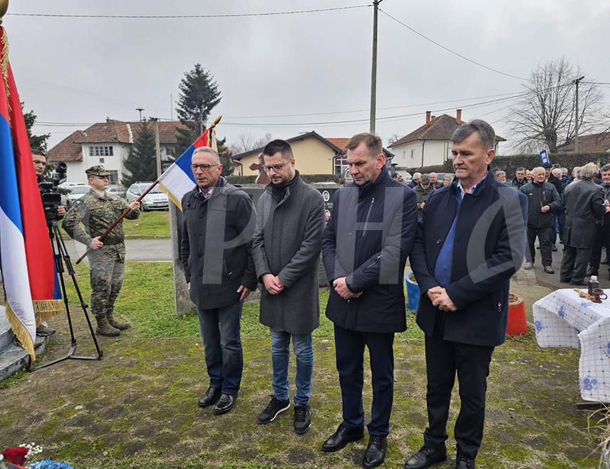 УГЉЕВИК, 9. ФЕБРУАРА /СРНА/ - Република Српска не треба да се плаши за своју будућност када патриотизам постане животна филозофија, истакао је министар рада и борачко-инвалидске заштите Радан Остојић на традиционалној манифестацији "Јовићеви дани" у Доњој Трнови код Угљевика у част хероја ВРС пуковника Милана Јовића.