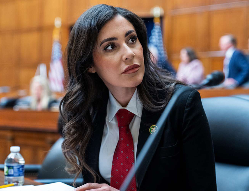 ВАШИНГТОН, 10. ФЕБРУАРА /СРНА/ - Администрација америчког предсједника Доналда Трампа треба да се укључи у дијалог са Русијом, како у вези са побољшањем билатералних односа, тако и када се ради о проналажењу рјешења за сукоб у Украјини, изјавила је за ТАСС републикански члан Конгреса САД Ана Паулина Луна.