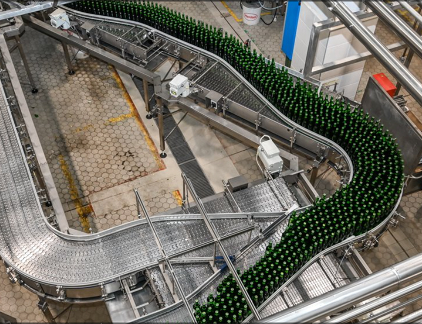 АМСТЕРДАМ, 11. ФЕБРУАРА /СРНА/ - Холандска компанија "Хајнекен" објавила је да ће смањити број запослених на глобалном нивоу за између 5.000 и 6.000 у наредне двије године.