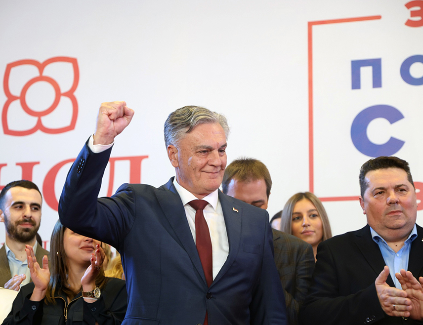 БАЊАЛУКА, 11. ФЕБРУАРА /СРНА/ - Новоизабрани предсједник Републике Српске Синиша Каран захвалио је премијеру Израела Бењамину Нетанјахуу за упућене честитке и изразио наду да ће сарадња два народа бити и даље развијана.