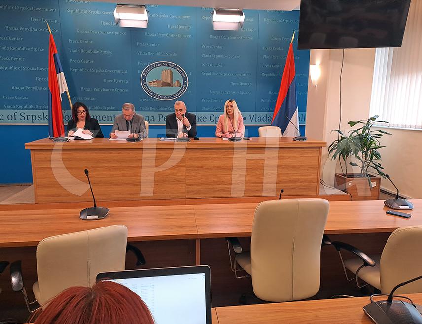 БАЊАЛУКА, 12. ФЕБРУАРА /СРНА/ - Министар саобраћаја и веза Републике Српске Зоран Стевановић изјавио је данас да ће највише за око 60 календарских дана завршити послови који ће омогућити поновну нормализацију саобраћаја на дионици Добро Поље – Миљевина.