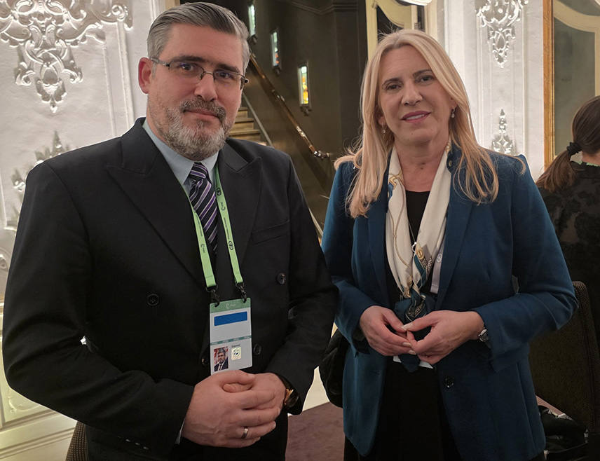 МИНХЕН, 13. ФЕБРУАРА /СРНА/ - Српски члан Предсједништва БиХ Жељка Цвијановић разговарала је у Минхену са министром спољних послова Србије Марком Ђурићем и министром за европске интеграције Немањом Старовићем.