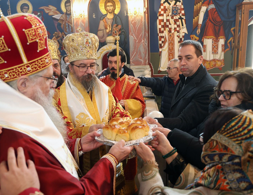 КАРЛОВАЦ, 14. ФЕБРУАРА /СРНА/ - Министар правде Републике Српске Горан Селак поручио је данас у Карловцу да је српски народ на овим просторима кроз историју пролазио кроз бројна искушења, али да је захваљујући вјери, Српској православној цркви и снажној свијести о свом идентитету увијек налазио снагу да опстане.