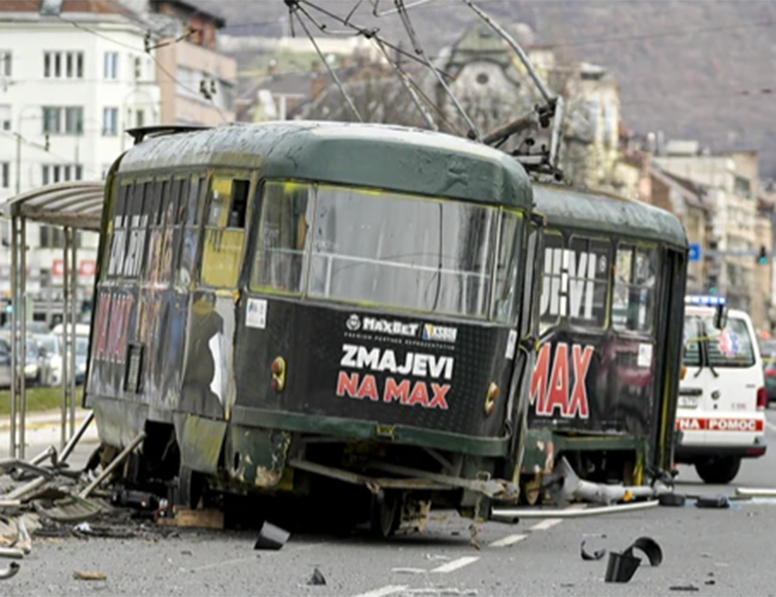 САРАЈЕВО, 14. ФЕБРУАРА /СРНА/ - Тужилаштво Кантона Сарајево предложило је Кантоналном суду да одреди једномјесечни притвор Аднану Касаповићу, возачу трамваја који је ухапшен након саобраћајне несреће у Сарајеву у којој је погинуо младић, а четири особе су повријеђене.