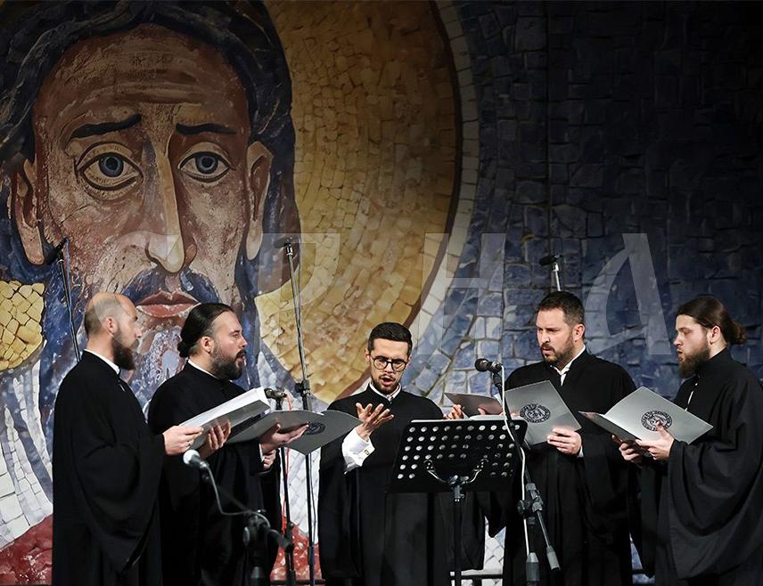 ТРЕБИЊЕ, 15. ФЕБРУАРА /СРНА/ - Новоосновани Херцеговачки византијски хор, који његује аутентично византијско појање, даје нови допринос духовном и културном животу Требиња.