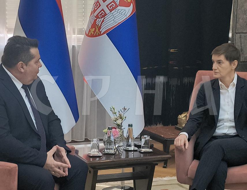 БЕОГРАД, 16. ФЕБРУАРА /СРНА/ - Предсједници скупштина Србије и Републике Српске Ана Брнабић и Ненад Стевандић разговарали су у Београду о припремама за одржавање Четвртог Парламентарног форума Србија - Република Српска, који ће бити одржан 26. марта у Београду.