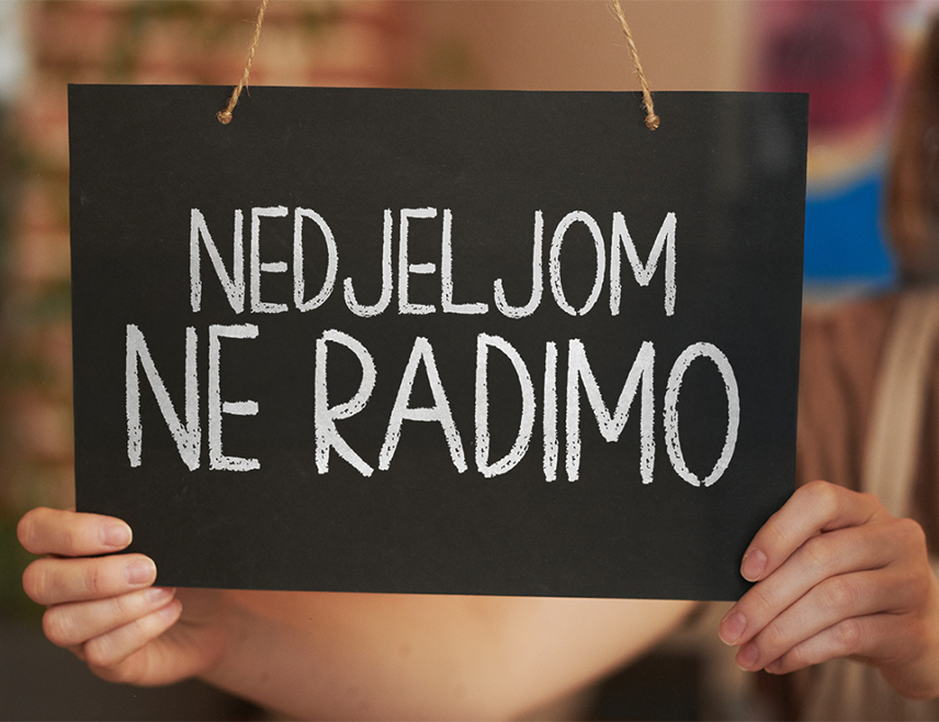 ПОДГОРИЦА, 16. ФЕБРУАРА /СРНА/ - Скупштина Црне Горе данас је једногласно усвојила измјене Закона о унутрашњој трговини којим се гарантује нерадна недјеља.