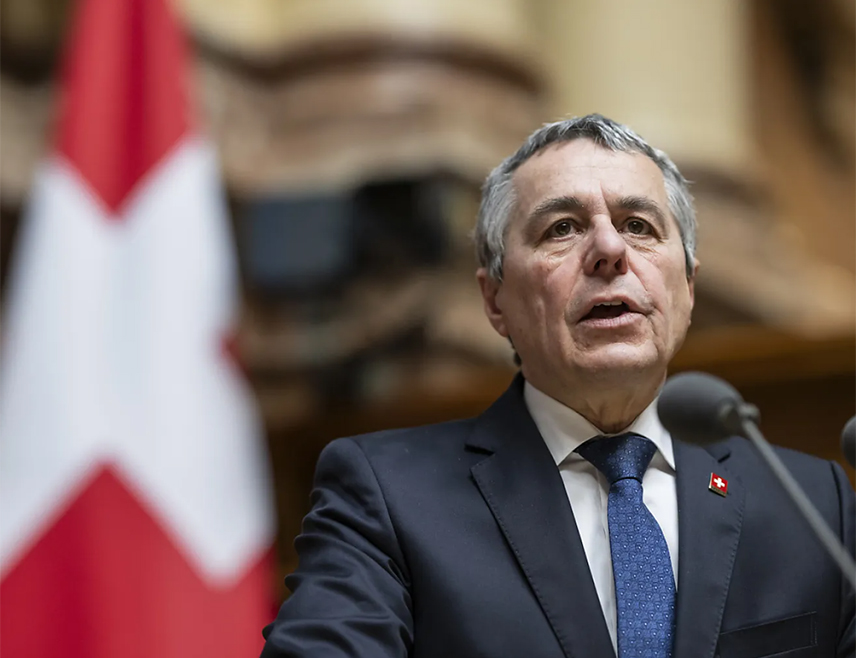 ЖЕНЕВА, 17. ФЕБРУАРА /СРНА/ - Министар спољних послова Швајцарске Ињацио Касис лично је поздравио делегације Русије, САД и Украјине у Женеви и отворио трилатералне преговоре о проналажењу рјешења за украјинску кризу.