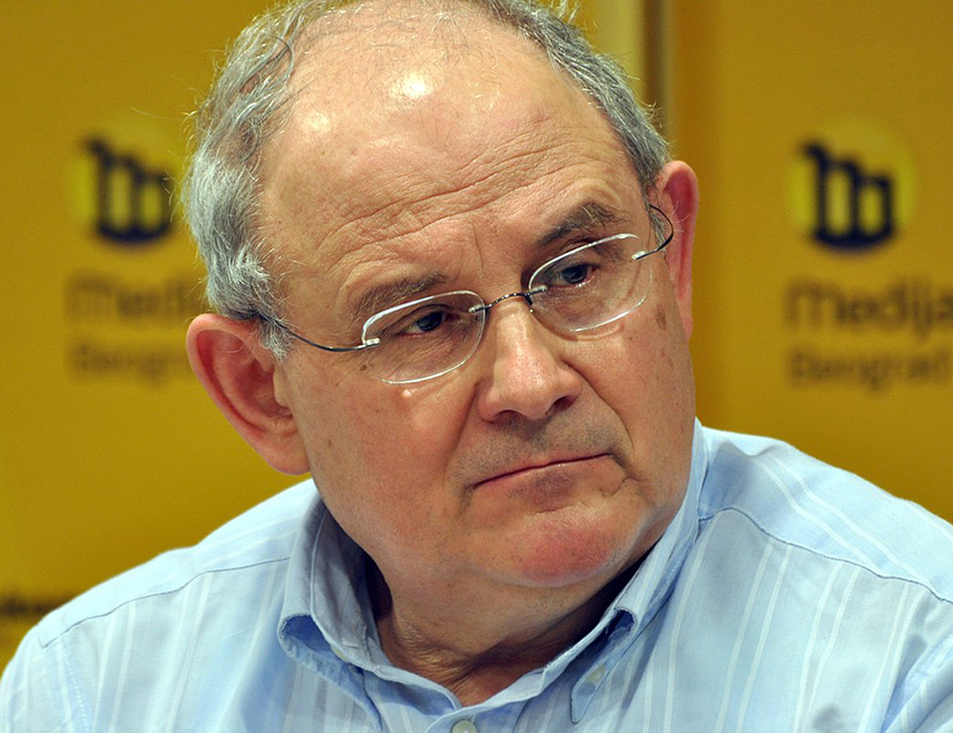 БАЊАЛУКА, 17. ФЕБРУАРА /СРНА/ - Члан Српске академије наука и уметности /САНУ/ Коста Чавошки честитао је Синиши Карану званично ступање на дужност предсједника Републике Српске, уз очекивање да ће снажно бранити и заступати интересе Срба и врло блиско сарађивати са властима Србије.