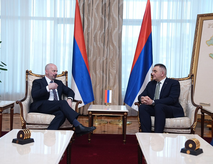 BANJA LUKA, FEBRUARY 18 /SRNA/ – During the talks held in Banja Luka with the Chargé d’Affaires of the U.S. Embassy, John Ginkel, Republika Srpska Prime Minister Savo Minić expressed the Government’s commitment to the peaceful and constructive resolution of all outstanding issues in BiH.