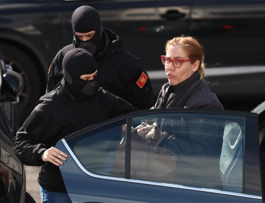 ПОДГОРИЦА, 17. ФЕБРУАРА /СРНА/ - Бившем министру просвјете, науке и спорта Црне Горе Весни Братић, која је осумњичена за злоупотребу положаја, вечерас је одређен притвор до 30 дана, сапштено је из Вишег суда у Подгорици.