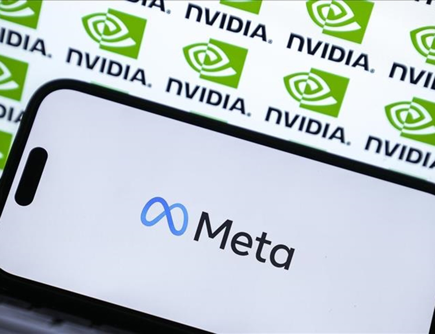 САН ФРАНЦИСКО, 18. ФЕБРУАРА /СРНА/ - Гиганти из домена вјештачке интелигенције /ВИ/ "Енвидија" и "Мета" објавили су вишегодишњи уговор о продаји више милиона графичких чипова "блеквел" и "рубин" за потребе унапређења друштвених мрежа.