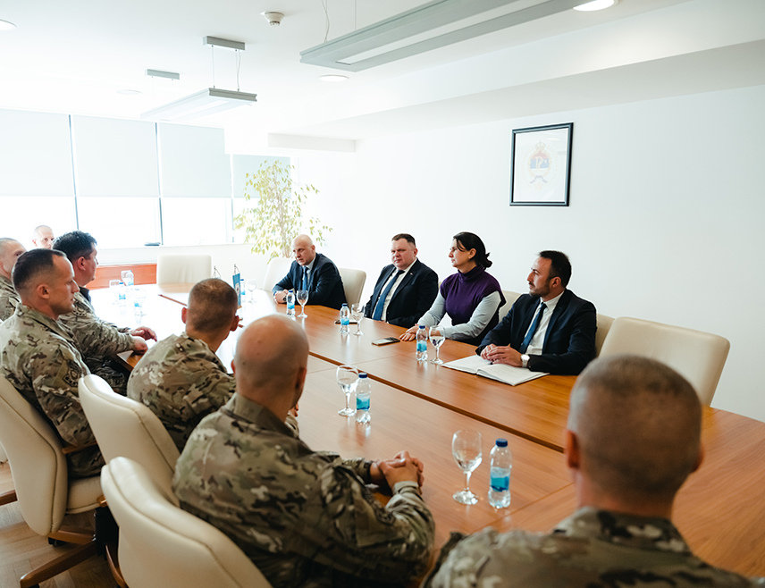 БАЊАЛУКА, 18. ФЕБРУАРА /СРНА/ - Министар унутрашњих послова Републике Српске Жељко Будимир рекао је да су припадници Специјалне антитерористичке јединице /САЈ/ на међународном такмичењу специјалних јединица "Свот челенџ" у Дубаију остварили резултат који је запажен и сигурно показује да они припадају глобалној елити специјалних полицијских јединица.