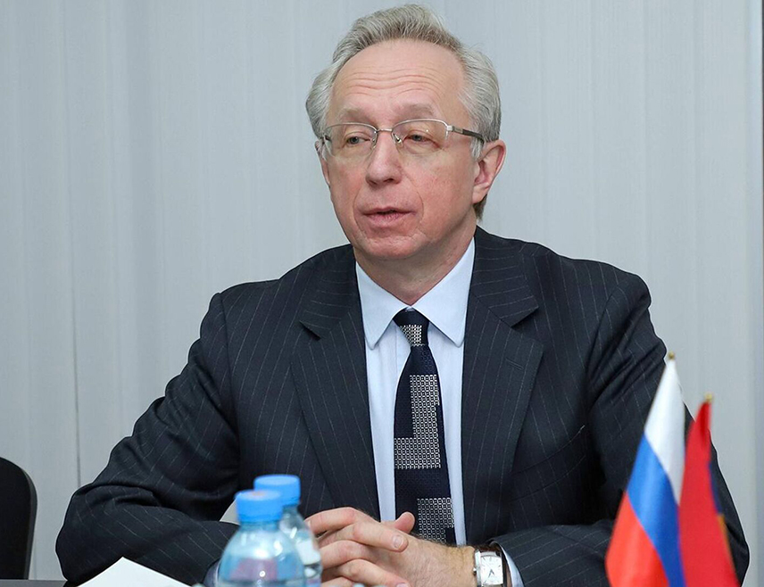 МОСКВА, 19. ФЕБРУАРА /СРНА - РИА Новости/ - Замјеник министра спољних послова Русије и члан руске преговарачке делегације Михаил Галузин изјавио је да би волио да се Европа усмјери ка миру, а не да финансира сукоб у Украјини.