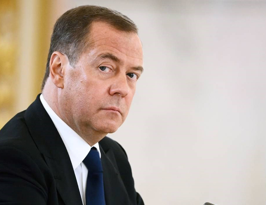 МОСКВА, 19. ФЕБРУАРА /СРНА - РИА Новости/ - Ако поред Русије буде чланица НАТО-а, пријетња ће бити стална, а ако постоје територијални сукоби, пријетња ратом ће бити системска, изјавио је замјеник предсједавајућег Савјета безбједности Русије Дмитриј Медведев.