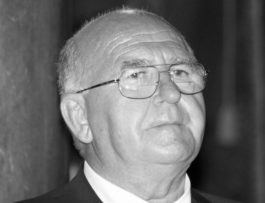 ДОБОЈ, 19. ФЕБРУАРА /СРНА/ - У Добоју ће сутра бити дан жалости због смрти Борислава Паравца, некадашњег српског члана Предсједништва БиХ и сенатора Републике Српске.