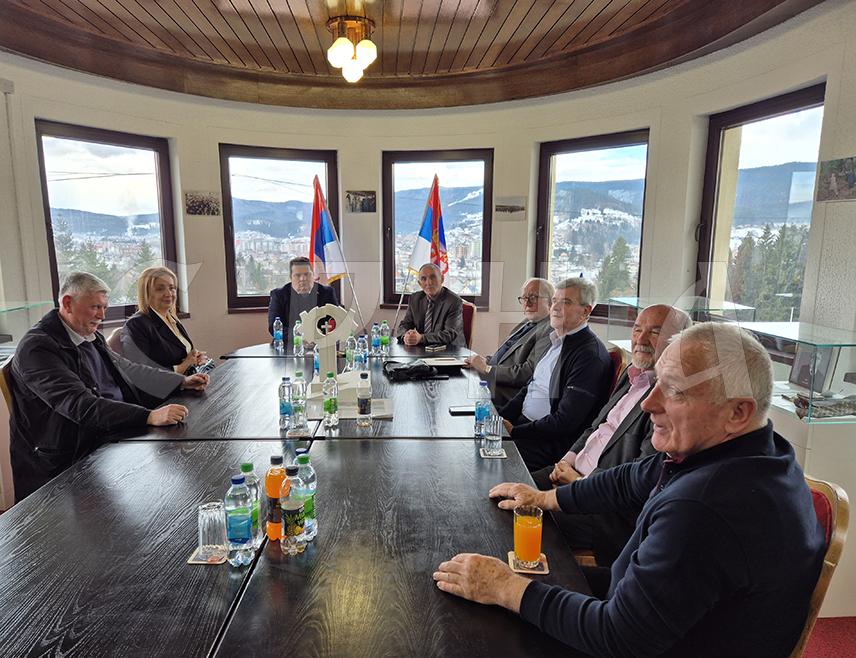 PALE, FEBRUARY 20 /SRNA/ – The 35th anniversary of the National Assembly of Republika Srpska will be marked in Pale on October 24, Assembly Speaker Nenad Stevandić has said today after a meeting with representatives of the Creators of Republika Srpska Association.