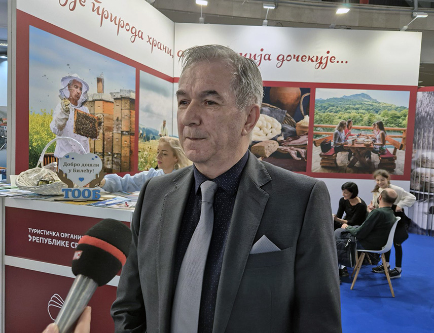 БЕОГРАД, 20. ФЕБРУАРА /СРНА/ - Министар трговине и туризма Републике Српске Нед Пуховац посјетио је данас Међународни сајам туризма у Београду и оцијенио да су туристички радници највећи промотери Српске.