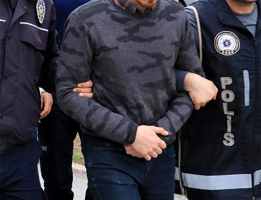 ИСТАНБУЛ, 21. ФЕБРУАРА /СРНА/ - Турска жандармерија привела је 346 људи у великој операцији против трговине дрогом у пет провинција, саопштила је команда жандармерије.