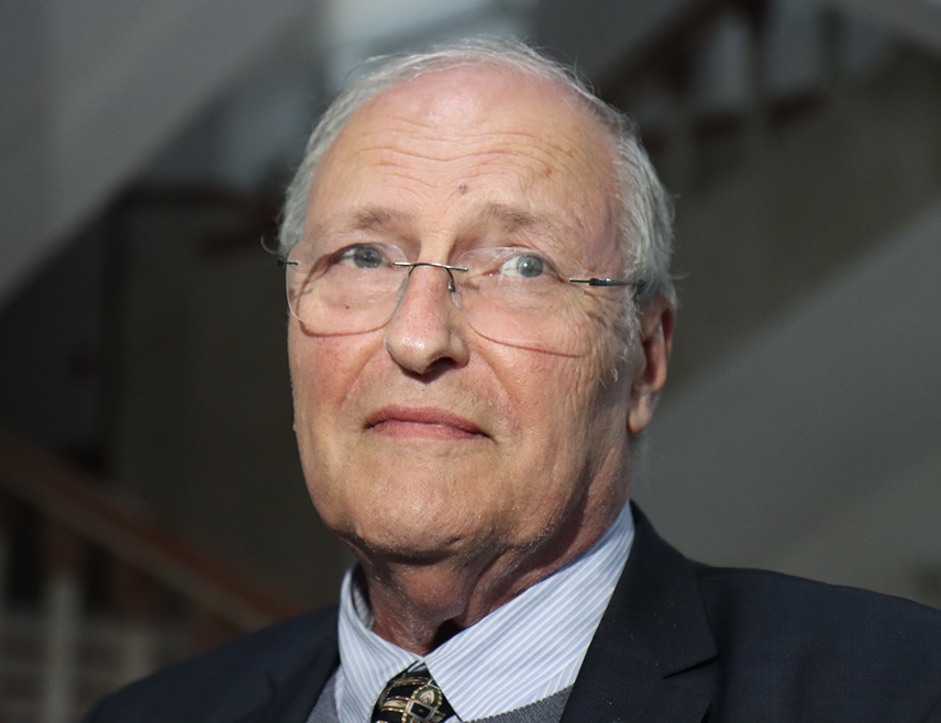 БАЊАЛУКА, 23. ФЕБРУАРА /СРНА/ - Историчар Ефраим Зуроф истакао је да морају да постоје и забрана и кажњавање истицања усташких симбола и да би Европска унија због толерисања тога требало да казни Хрватску.