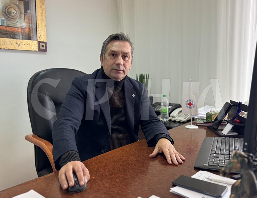 ПАЛЕ, 23. ФЕБРУАРА /СРНА/ - Улога Црвеног крста Републике Српске приликом изласка Срба из Сарајева 1996. године била је прије свега хуманитарна и логистичка, у складу са мандатом заштите цивила током и након ратних сукоба, изјавио је Срни генерални секретар ове организације Рајко Лазић.