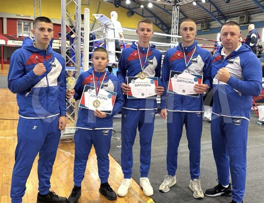 ФОЧА, 23.ФЕБРУАРА /СРНА/ - Чланови фочанског Кик-бокс клуба "Игма" освојили су двије златне и једну сребрну медаљу на Првенству Републике Српске у Прњавору.