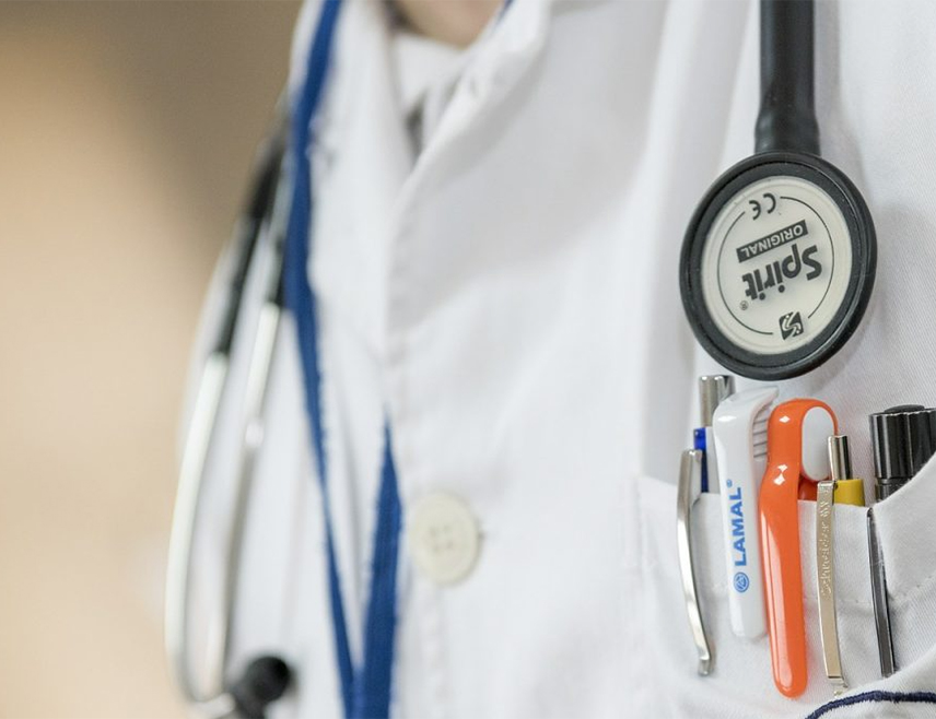 САРАЈЕВО, 24. ФЕБРУАРА /СРНА/ - Скупштина Синдиката доктора медицине и стоматологије у Западнохерцеговачком кантону одлучила се на подношење отказа након неуспјелих преговора са кантоналном Владом и Заводом за здравствено осигурање о новом колективном уговору.