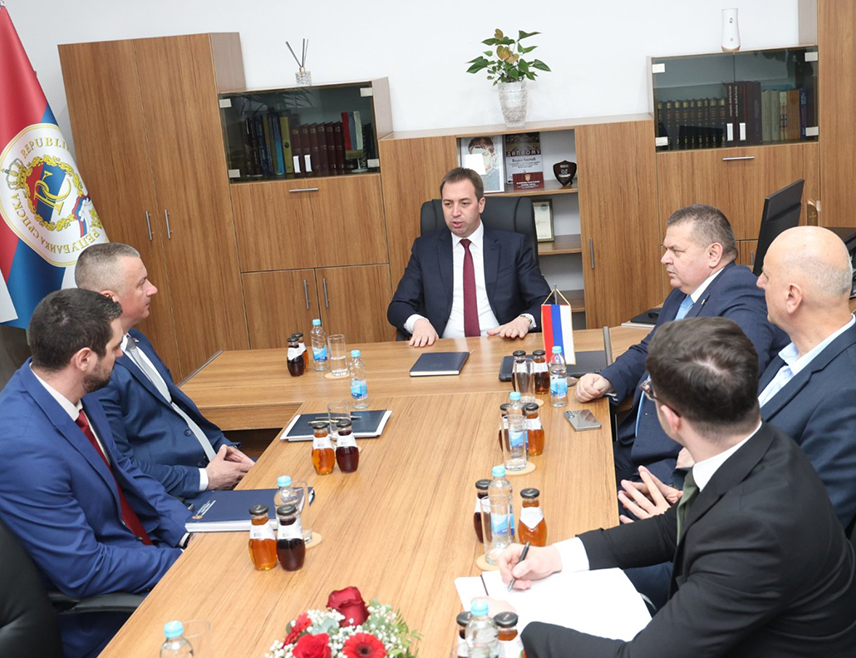 БАЊАЛУКА, 24. ФЕБРУАРА /СРНА/ - Министар правде Републике Српске Горан Селак подржао је пројекат обнове Казнено-поправног завода /КПЗ/ Фоча, нагласивши да је улагање у казнено-поправни систем улагање у безбједност друштва.