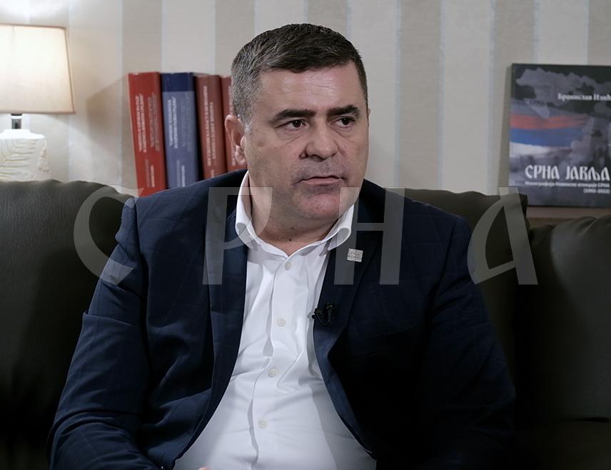 РИБНИК, 24. ФЕБРУАРА /СРНА/ - Директор предузећа "Шуме Републике Српске" Блашко Каурин изјавио је данас у Рибнику да Шумско газдинство "Рибник" иде узлазном путањом ка позитивном пословању, те најавио провјеру лица која имају рјешења са умањеном радном способношћу, која овом предузећу причињавају велике проблеме.