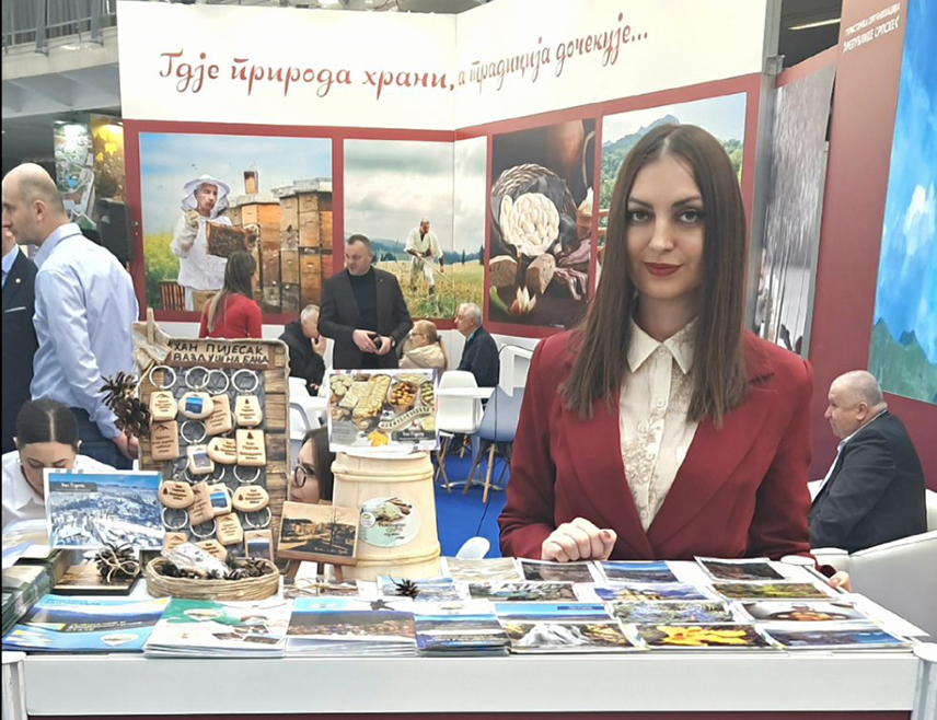 ИСТОЧНО САРАЈЕВО, 25. ФЕБРУАРА /СРНА/ – Учешће Туристичке организације Хан Пијеска на Међународном сајму туризма у Београду показало је да расте интересовање за мирне дестинације и боравак у природи, а ову општину све више препознају као мјесто за одмор ван градске вреве, изјавила је Срни вршилац дужности директора ове организације Свјетлана Томовић.